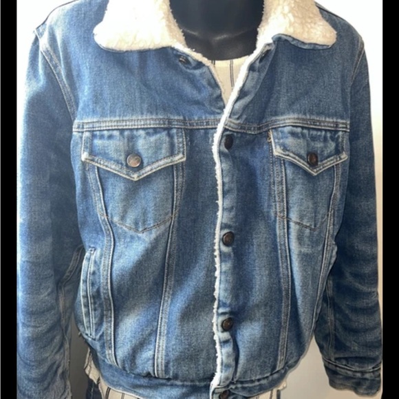 Women's Blue Denim Jacket with Sherpa Lining - Picture 4 of 15